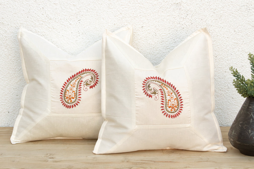 Pair of Ambi Ivory Paisley Pillow Covers (Trade)