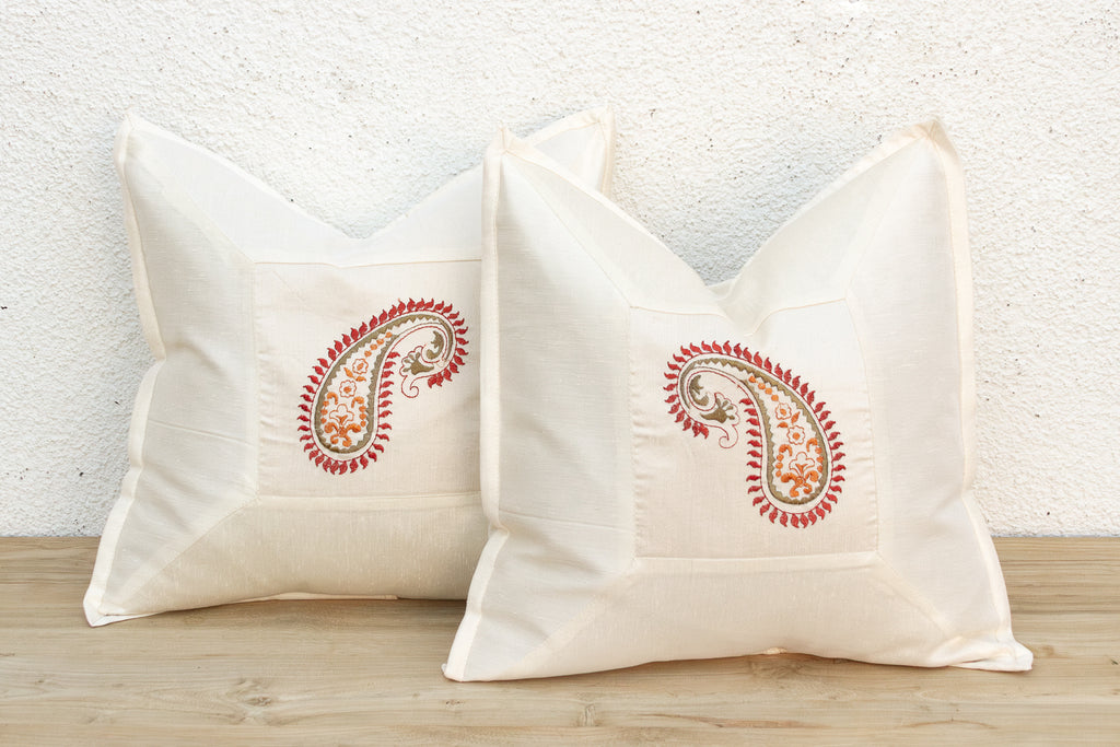 Pair of Ambi Ivory Paisley Pillow Covers (Trade)