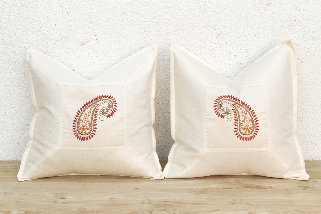Pair of Ambi Ivory Paisley Pillow Covers (Trade)