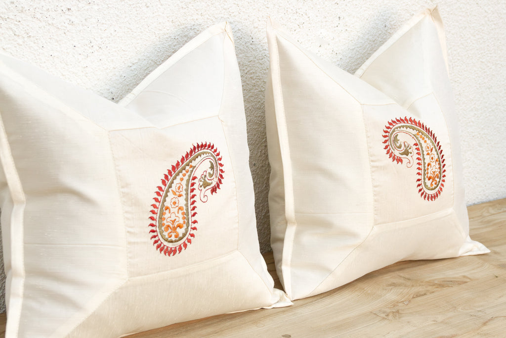 Pair of Ambi Ivory Paisley Pillow Covers (Trade)