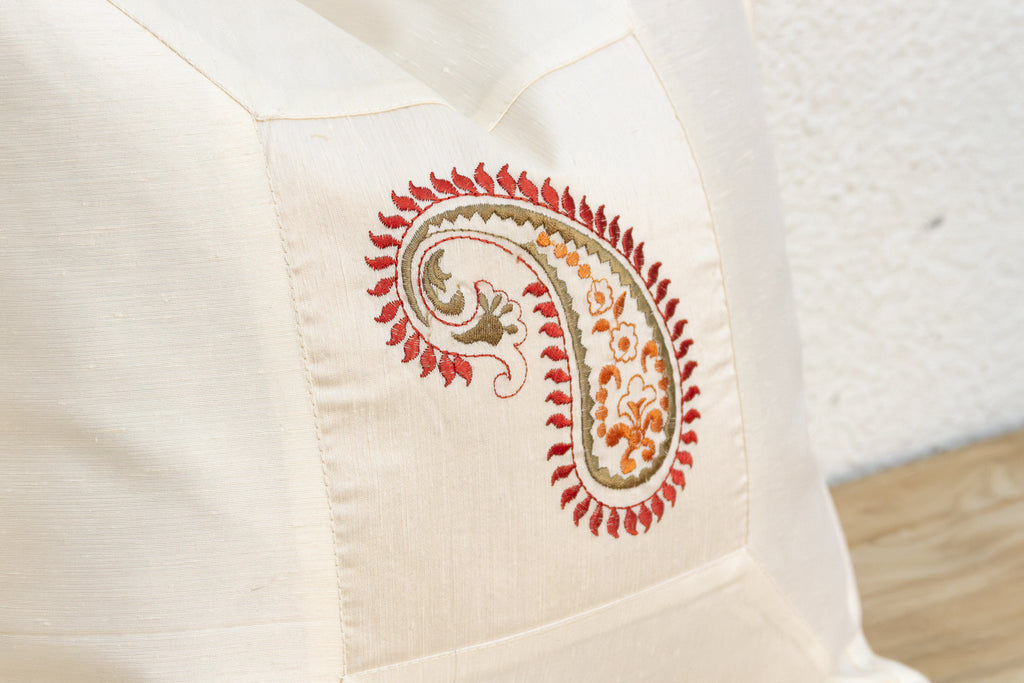 Pair of Ambi Ivory Paisley Pillow Covers (Trade)