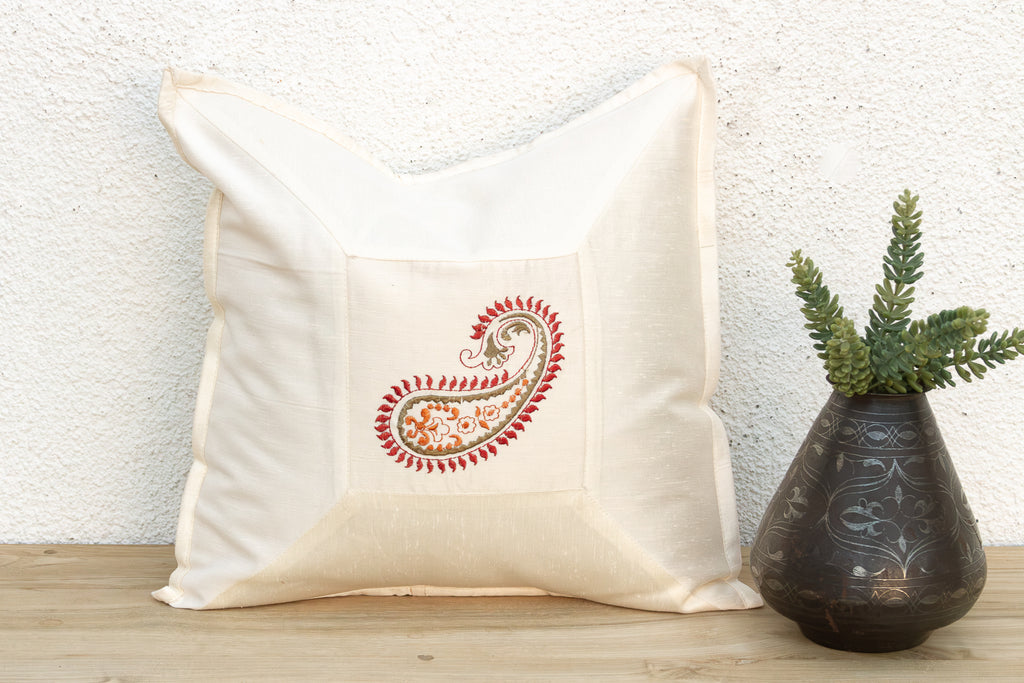 Jaal Ivory Paisley Pillow Cover