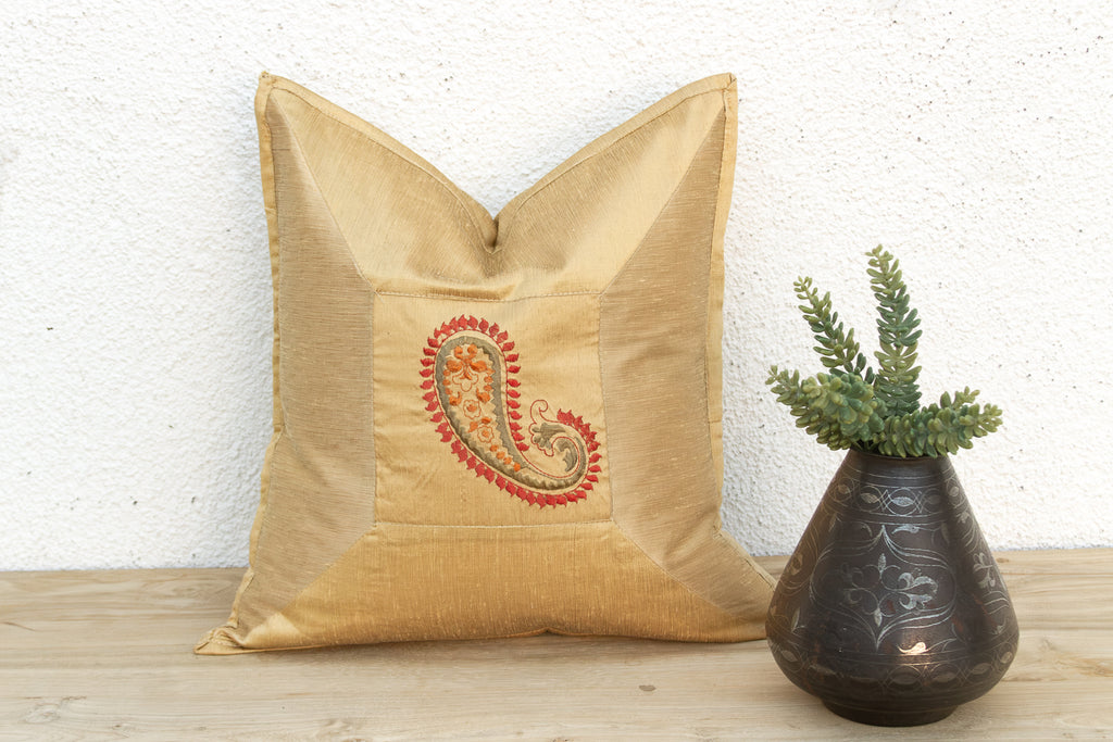 Lila Paisley Gold Pillow Cover (Trade)