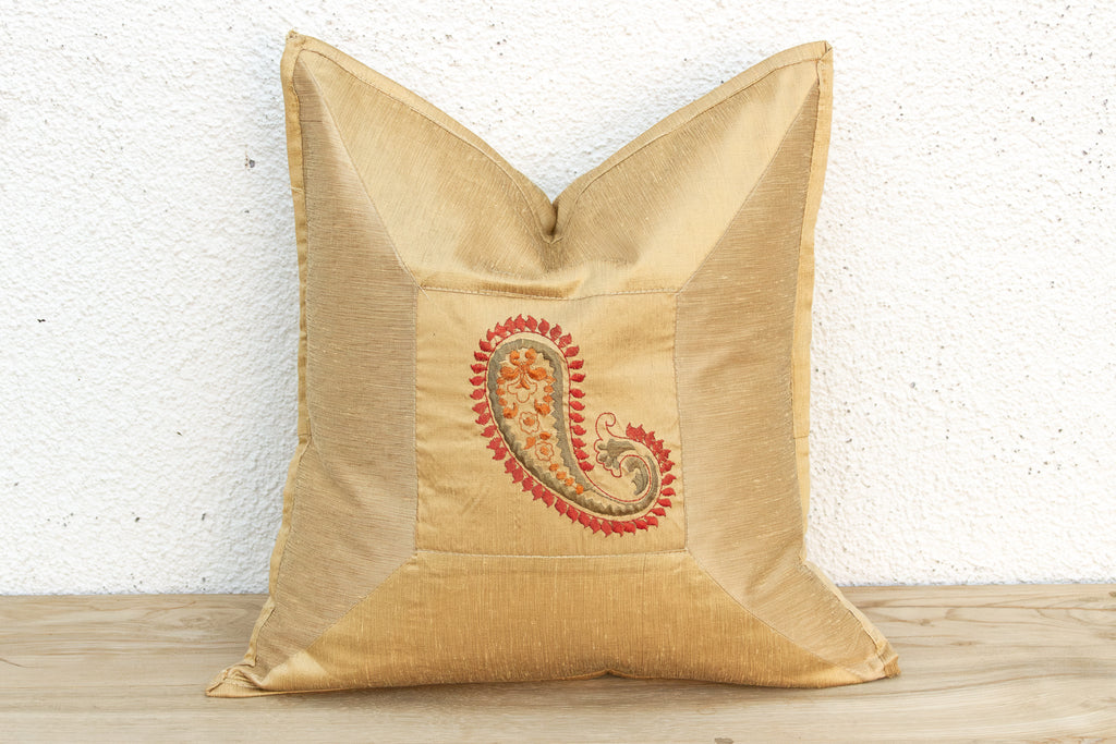 Lila Paisley Gold Pillow Cover (Trade)
