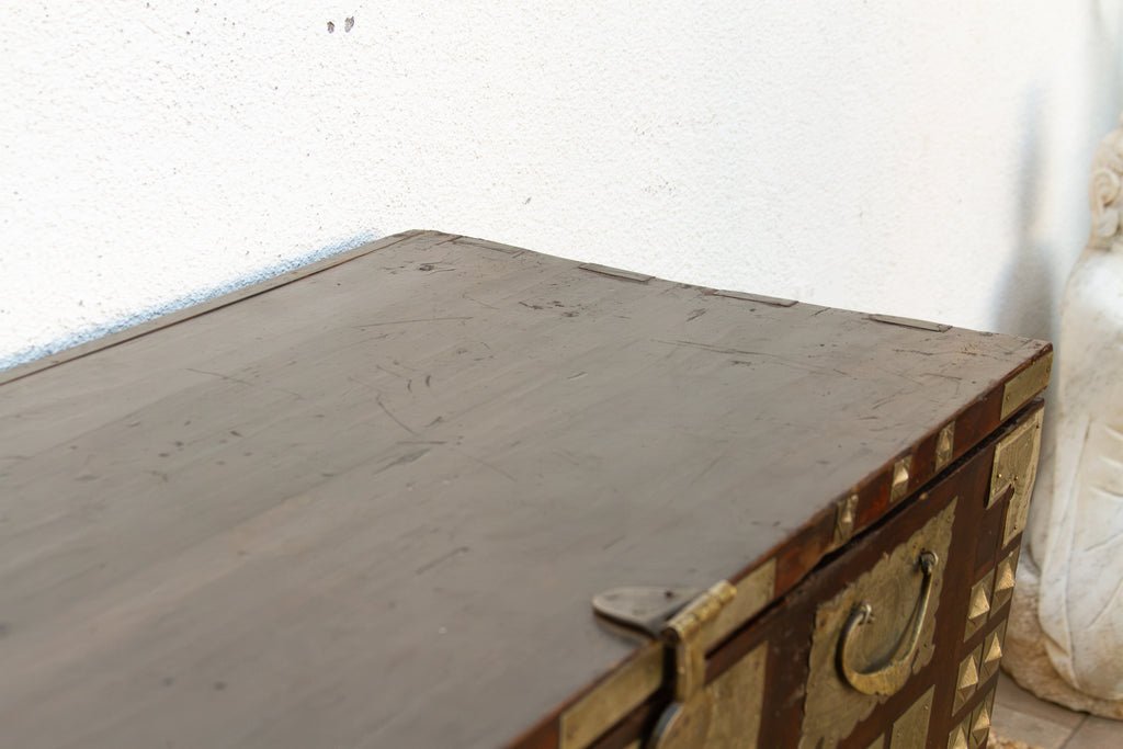 Refined Early 20th Century Korean Bandaji Chest