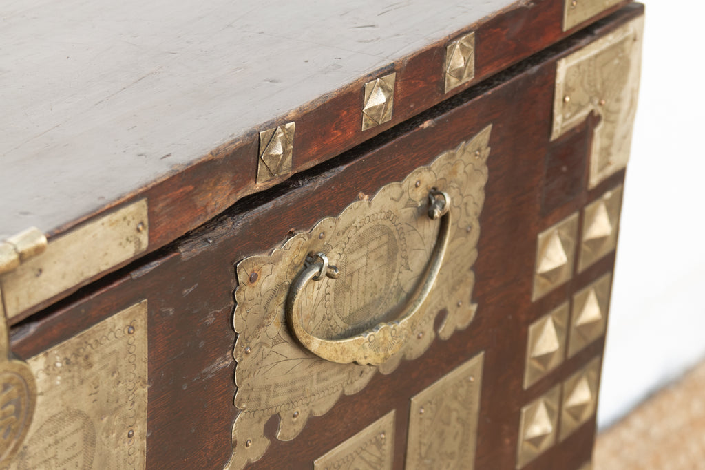 Refined Early 20th Century Korean Bandaji Chest