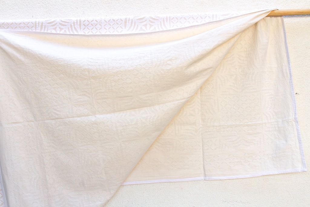 Hibiscus Star White Applique Cotton Bedspread