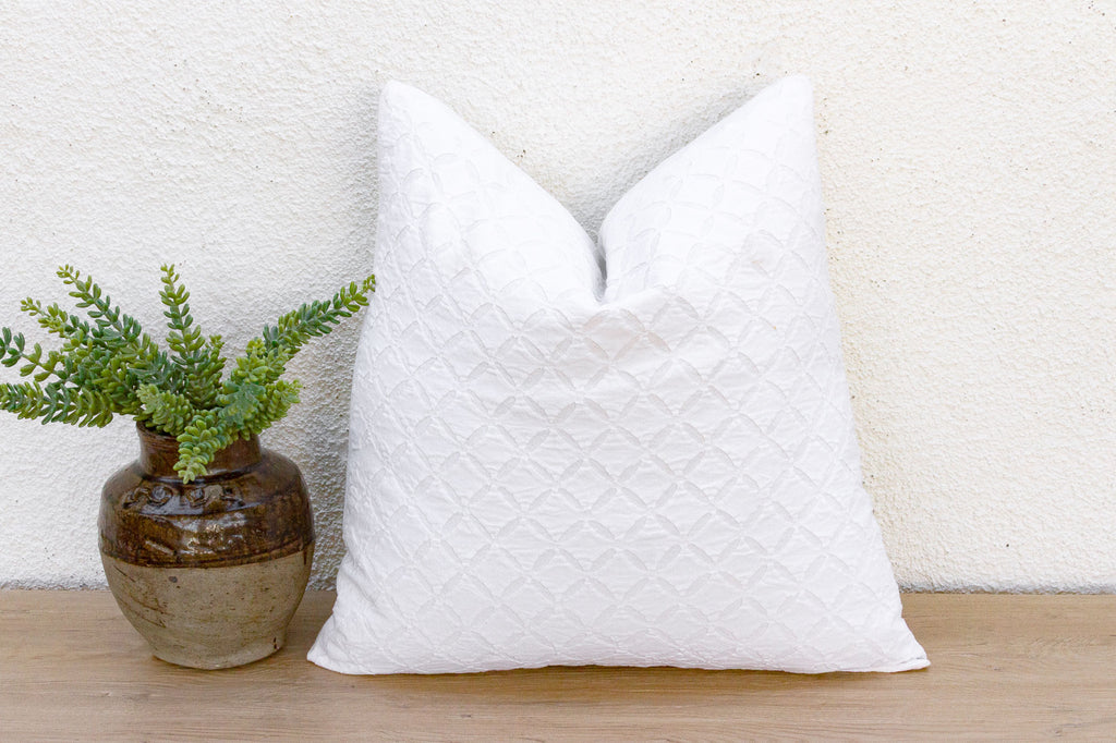 Ajmer Mosaic White Applique Pillow Cover (Trade)