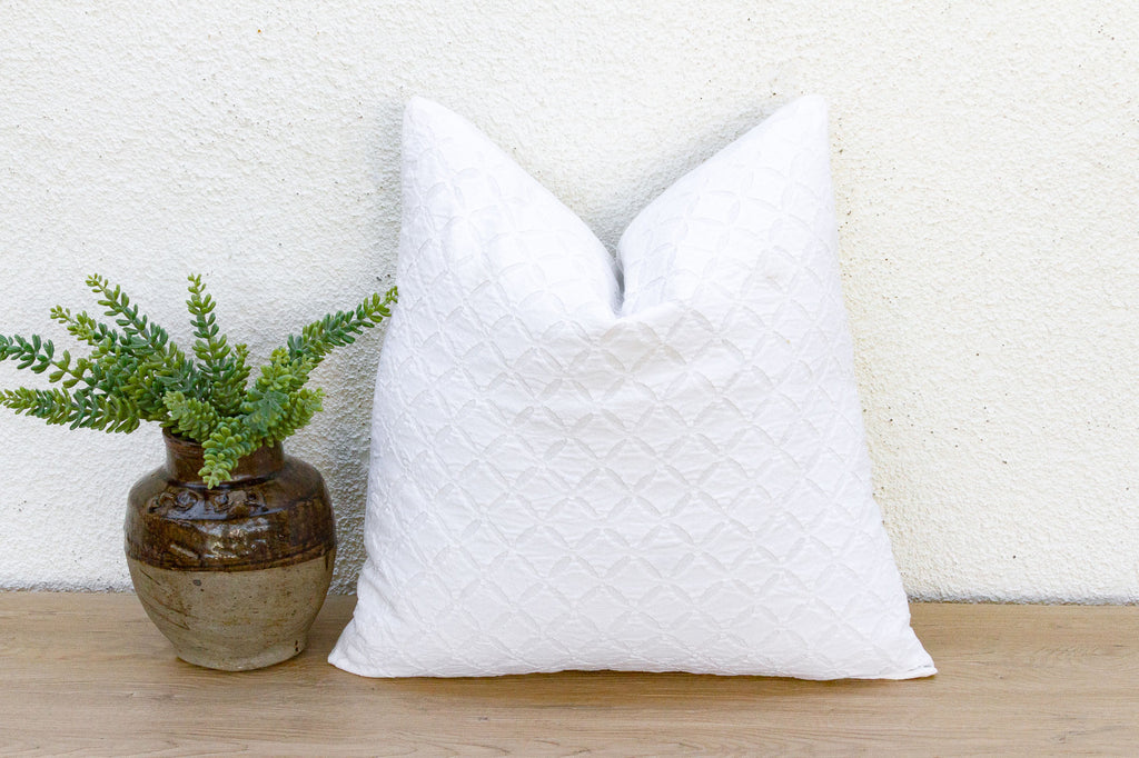 Ajmer Mosaic White Applique Pillow Cover (Trade)