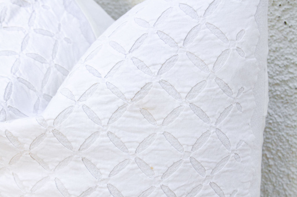 Ajmer Mosaic White Applique Pillow Cover (Trade)