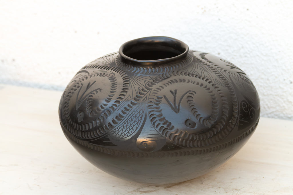 Etched Swirls Mata Ortiz Vintage Pot (Trade)