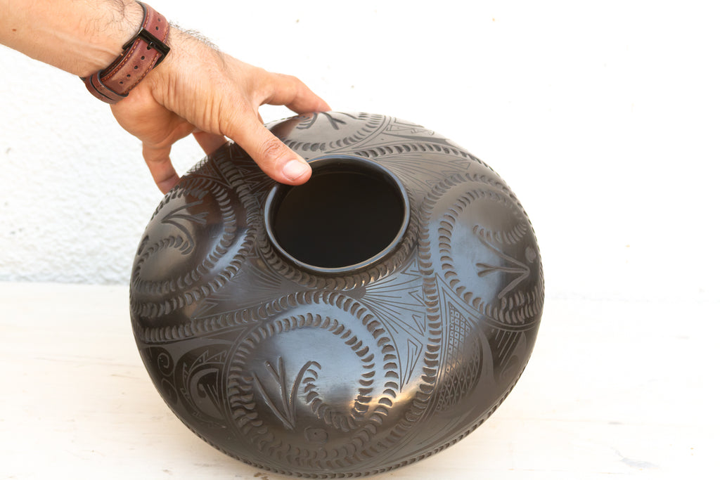 Etched Swirls Mata Ortiz Vintage Pot (Trade)