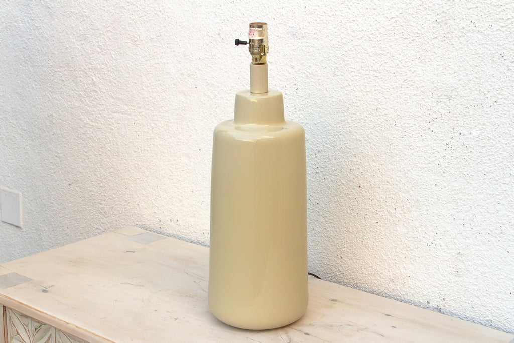Vintage Buttercream Pottery Lamp (Trade)
