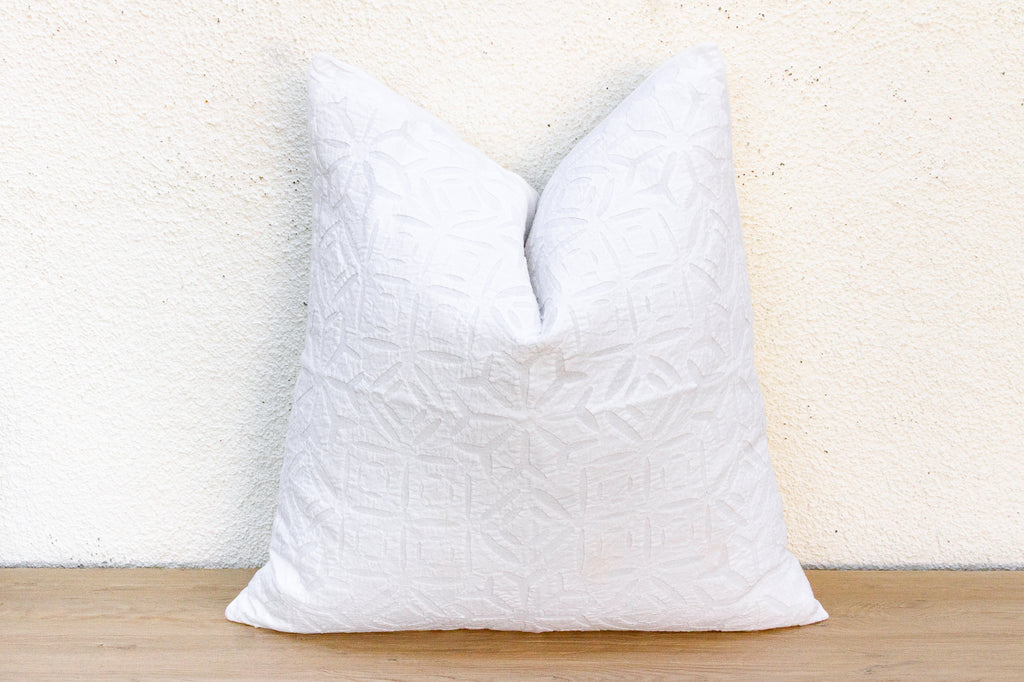 Magnolia Dream Appliqué Pillow Cover