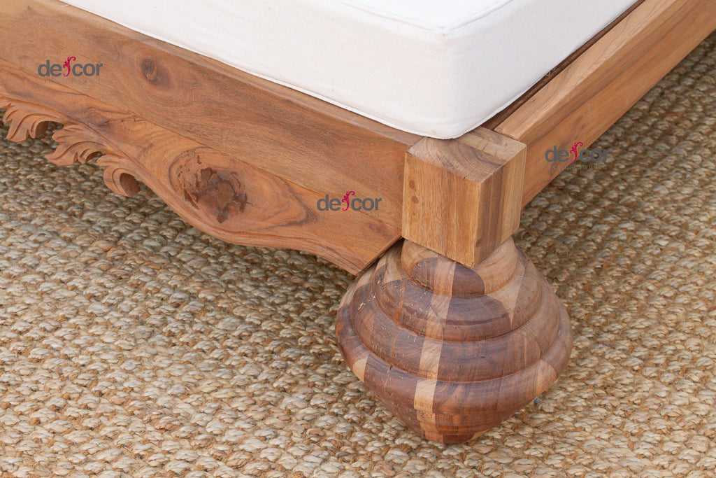 Finely Carved Bali Lounge Daybed Sofa (Trade)