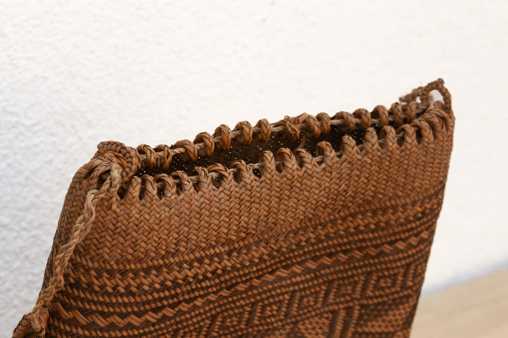 Antique Patterned Carrying Bag