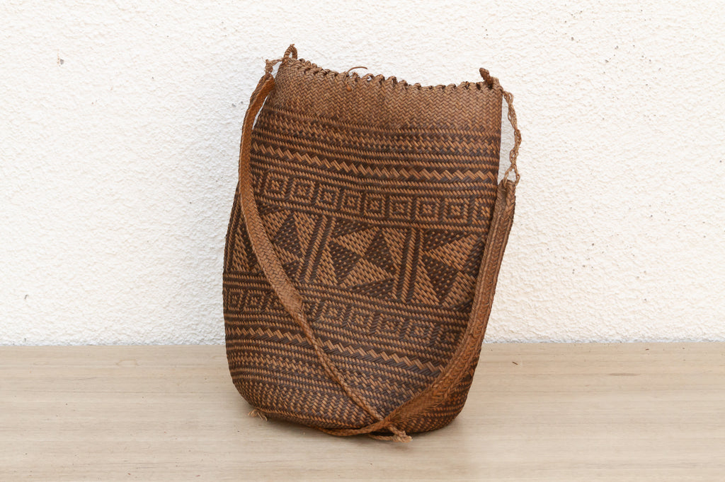 Antique Patterned Carrying Bag