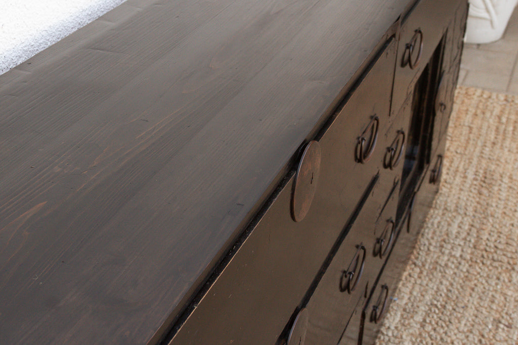 Grand Japanese Meiji Era Lacquered Tansu Sideboard (Trade)