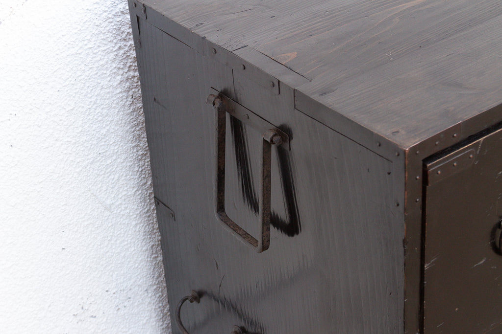 Grand Japanese Meiji Era Lacquered Tansu Sideboard (Trade)