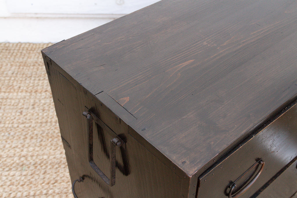 Grand Japanese Meiji Era Lacquered Tansu Sideboard (Trade)