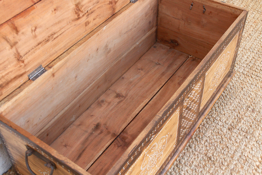 Floral Mandala Mother of Pearl Inlaid Chest (Trade)