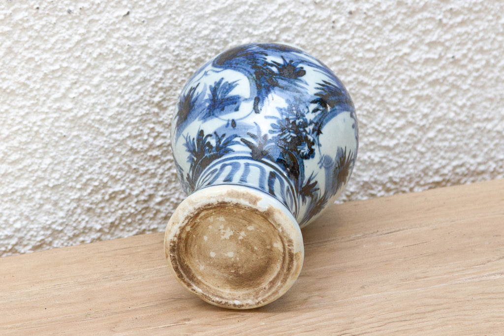 Rich Cobalt Blue & White Porcelain Vase (Trade)