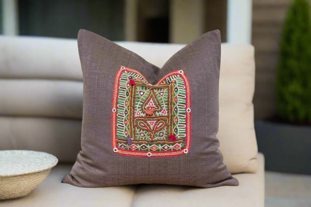 Suma Antique Tapestry Linen Pillow (Trade)