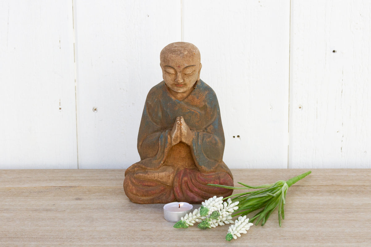 Petit Bouddha méditant illustration stock. Illustration du prêtre - 89353245