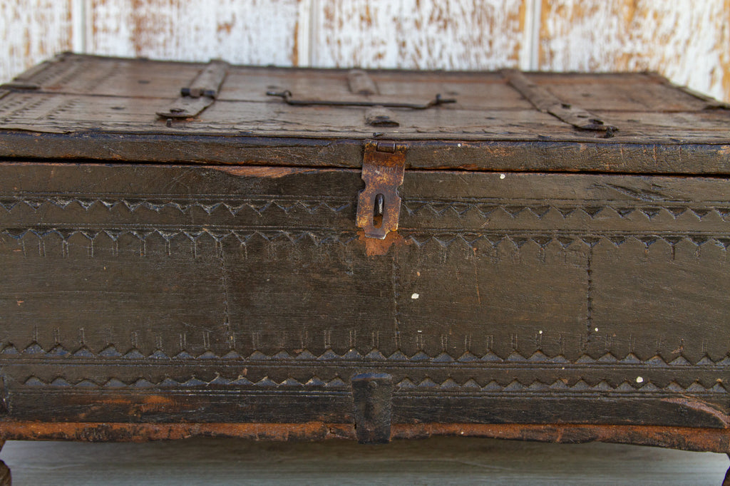 Sarasvati Antique Swat Valley Box (Trade)