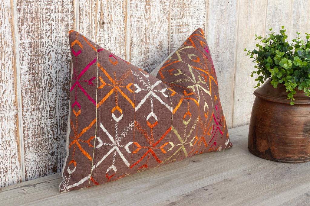 Prisa Antique Indian Folk Lumbar Pillow Cover