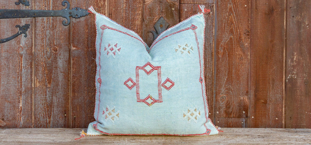 Nilaa Moroccan Silk Rug Pillow (Trade)