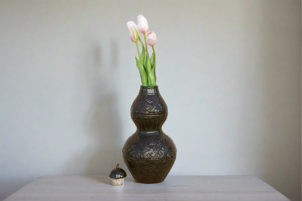 Lidded Gourd Shaped Chinese Vase