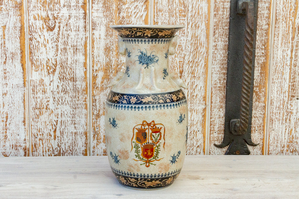 Elegant Chinese Export Painted Vase