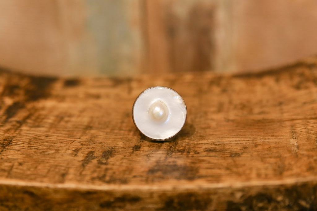 Marvelous Mother of Pearl Ring (Trade)