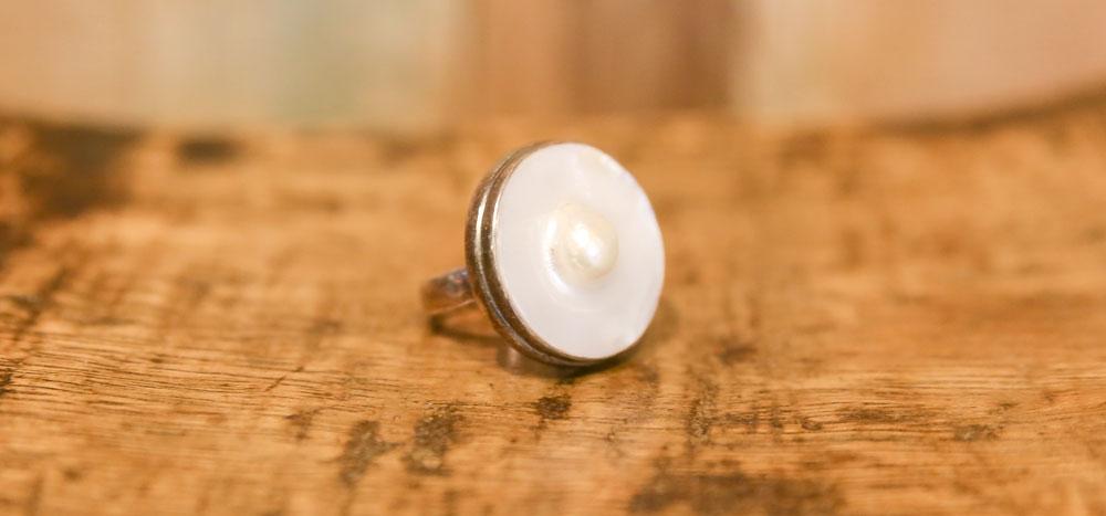 Marvelous Mother of Pearl Ring (Trade)