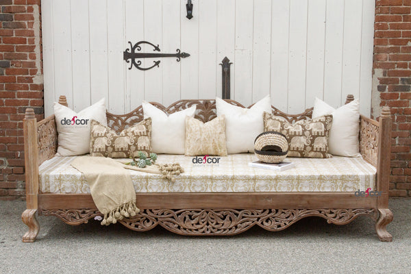 Very Long Whitewash Carved Anglo-Indian Raj Daybed