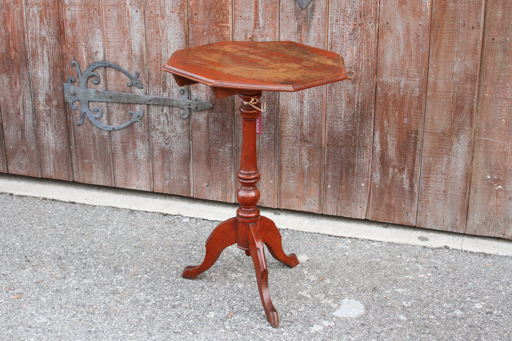 Early 20th Century Country Tilt Top Table