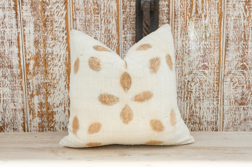 Pia Organic Silk Pillow (Trade)