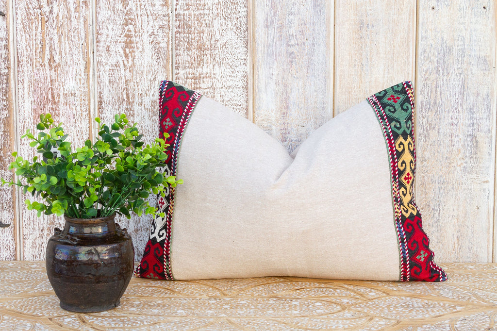 Sana Linen Tribal Border Pillow (Trade)