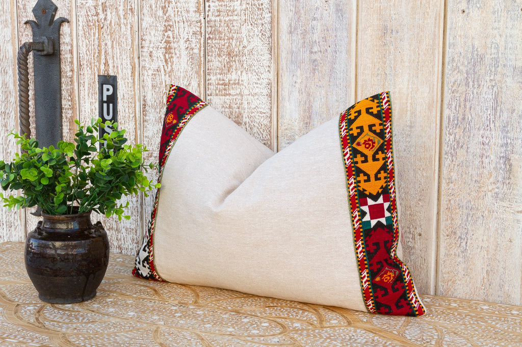 Gina Linen Tribal Border Pillow (Trade)