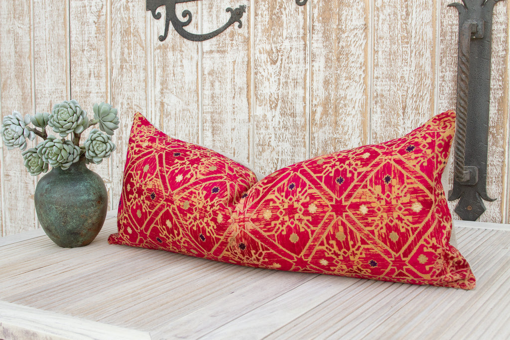 Antique Bani Sindh Silk Pillow (Trade)